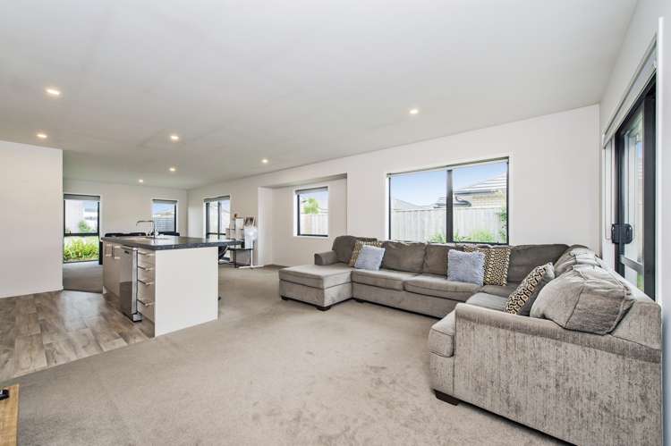 89 Sunline Avenue Lincoln_8