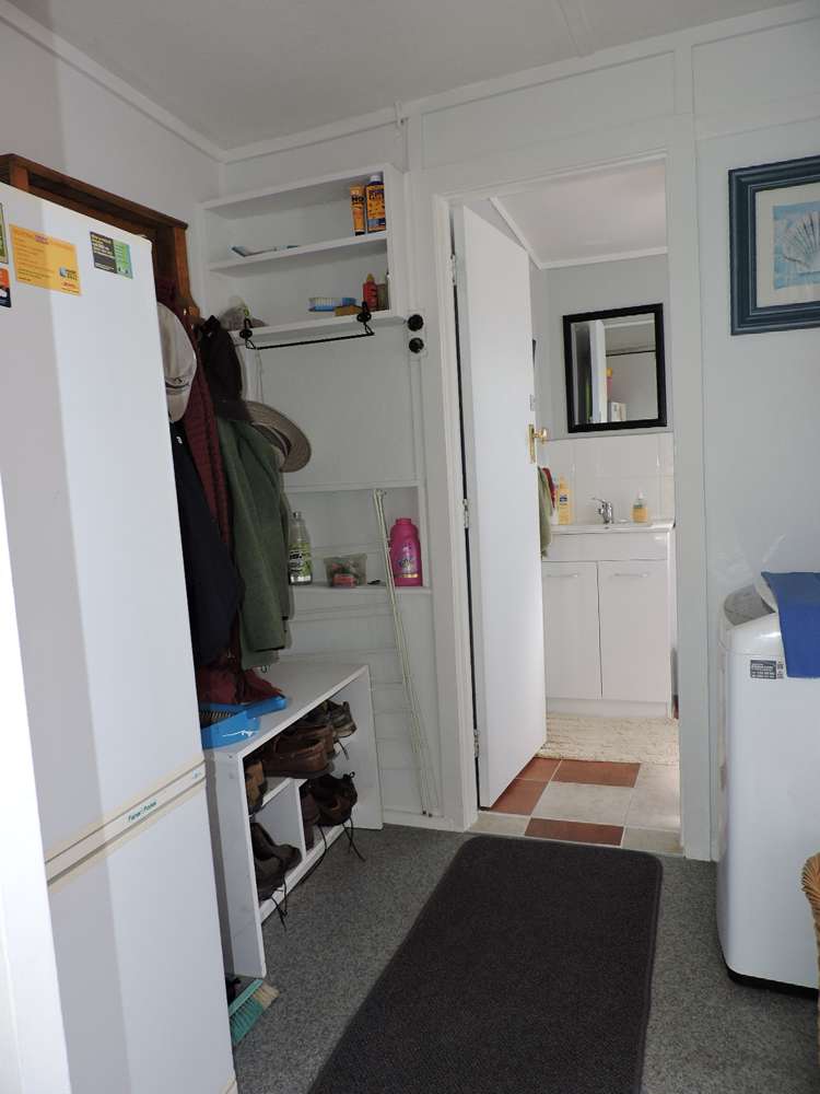 437 Thames Coast Sh25 Road Te Puru_13