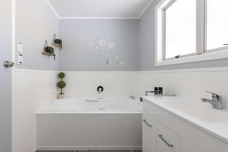 35 Daniell Street Solway_12