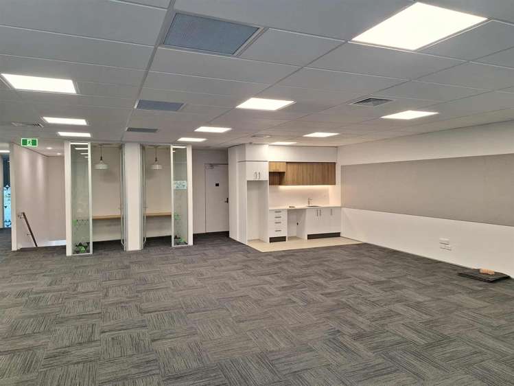 92 Russley Road Russley_8