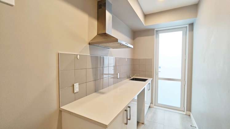 12 Fernhill Way Oteha_25