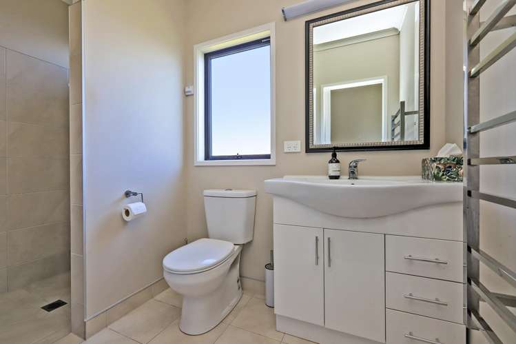 8 Waitaki Way Poraiti_9