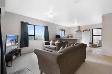 2/191 Don Buck Road_1