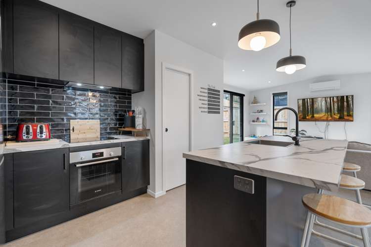 17 Whakaturou Crescent Pyes Pa_2