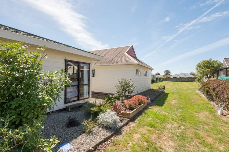 6 Birchwood Grove Richmond_15