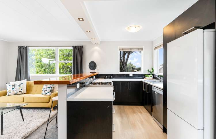 109 Glengarry Road Glen Eden_5