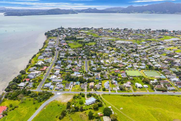 28 Pyle Road West One Tree Point_33