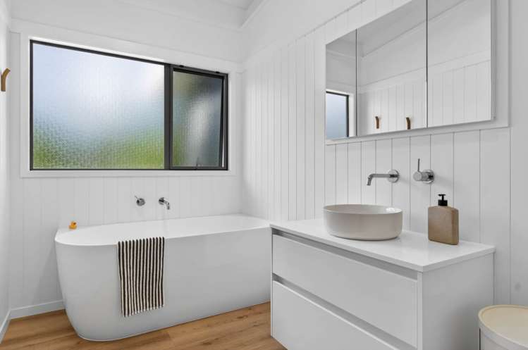 56 Seabreeze Road Mangawhai Heads_13