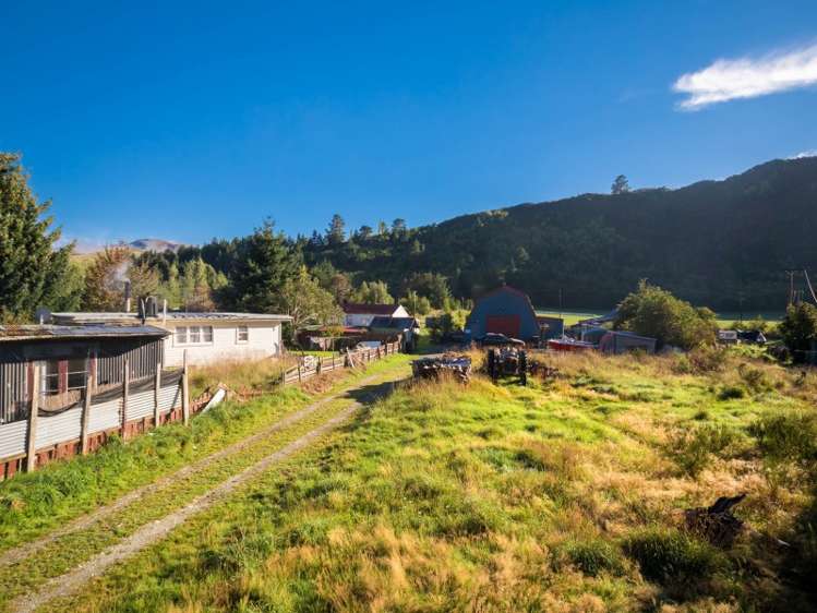 25 Hythe Street Lumsden Surrounds_2