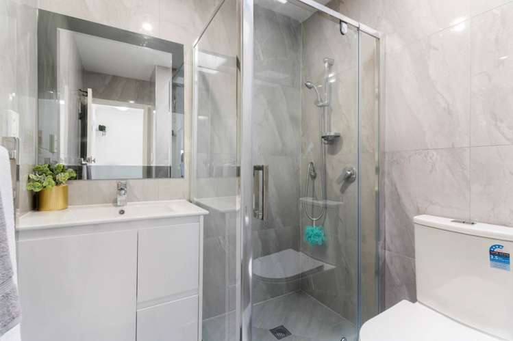 18 Fairclough Road Beach Haven_12