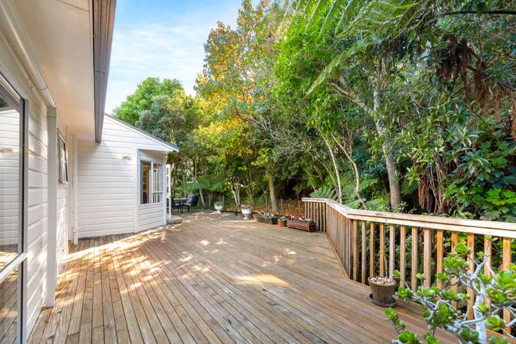 27 Woodfern Crescent Titirangi_24