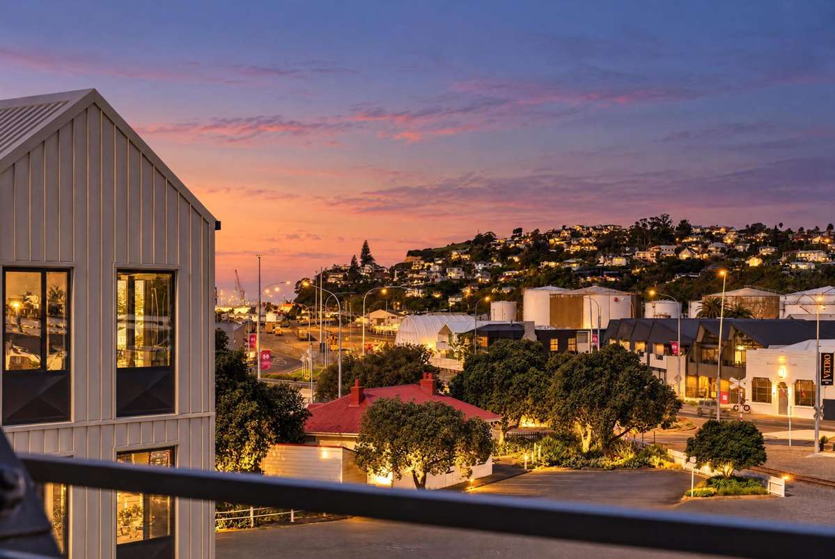 Hill View Collection, Customs Quay_1