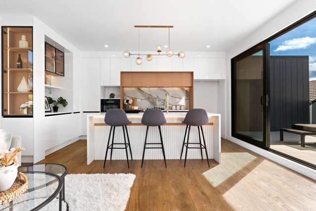 Sophisticated Living & Top School Zoning