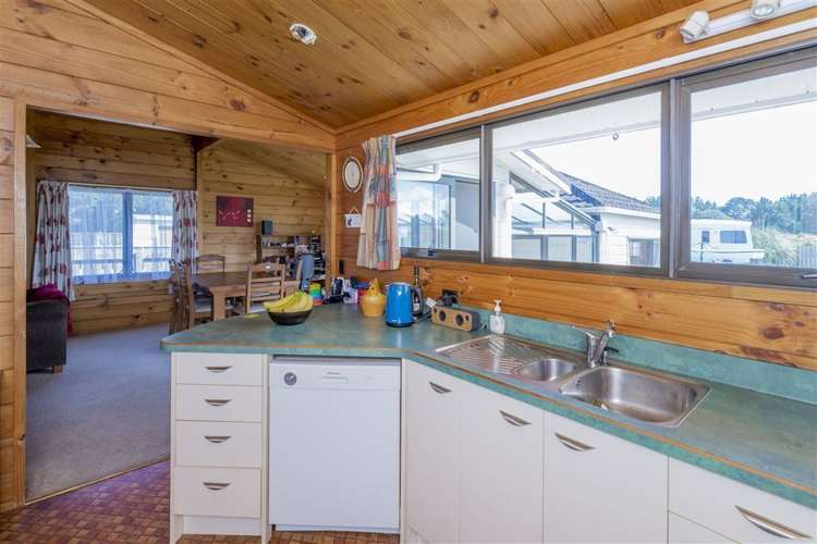 592 Waitarere Beach Road Waitarere Beach_10