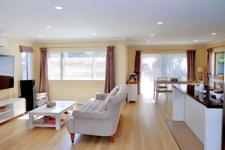 7 Galora Close Flat Bush_9