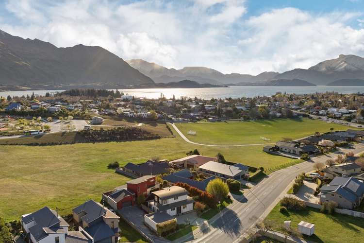 108 Kings Drive Wanaka_16