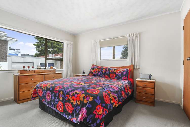 1/1 Finlow Drive Te Atatu South_6