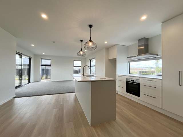 26 Harlequin Drive 11103_1