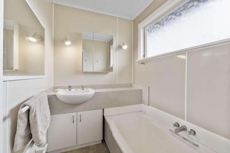 81 Kiwi Road Raumati Beach_6