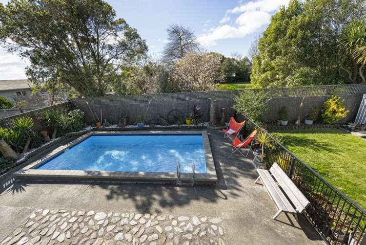 5 Shelley Crescent Stoke_19