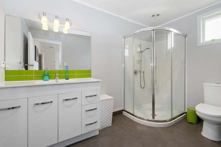 93 Mcleod Road Te Atatu South_11