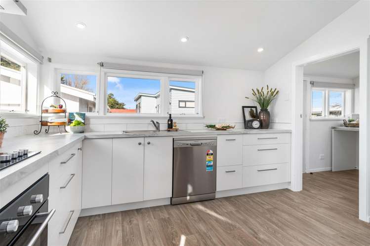 135 Lincoln Road Carterton_2