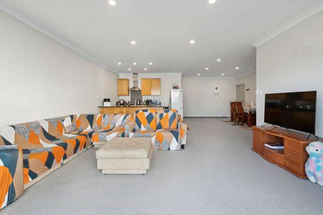 203-2 Gracechurch Drive Flat Bush_3