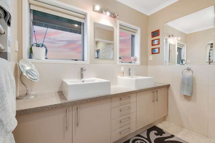 35 Roberts Road Matakatia_20