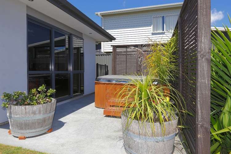 3 Lardon Place Frimley_16