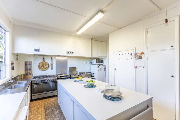 12 Seaview Road Herbertville_10