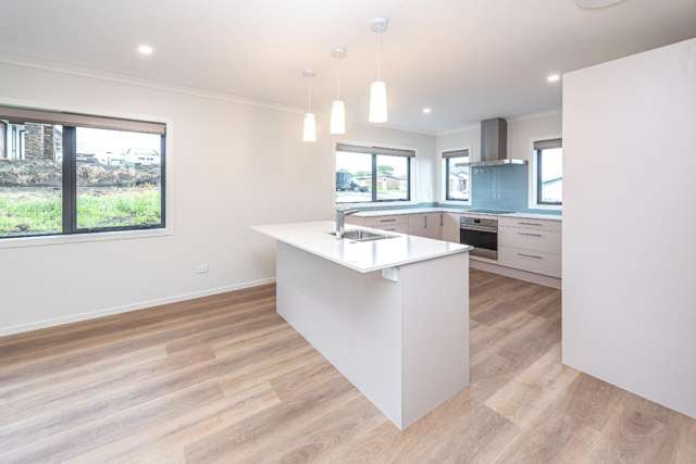 32 Tirimoana Place Otamatea_3