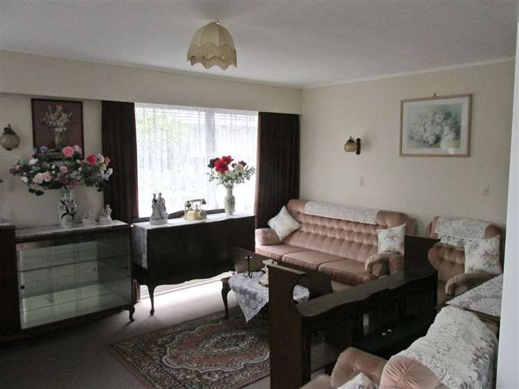 10 Kumeroa Grove Wainuiomata_4