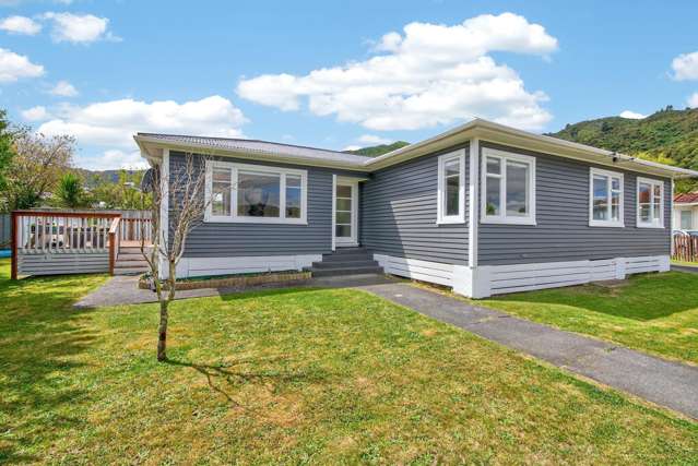 Modern Comfort Meets Alfresco Bliss