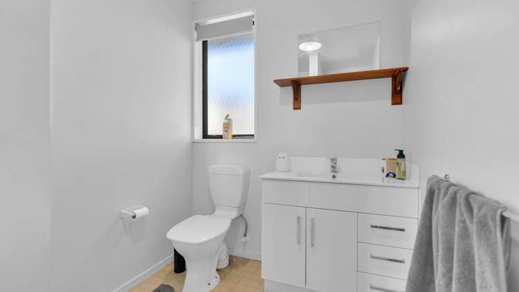 21 & 21B Ballantyne Ave Upper Riccarton_15