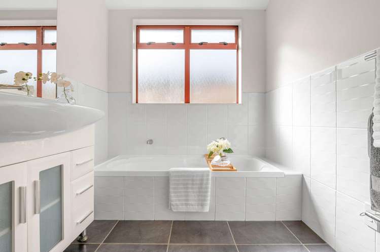 1 Farleigh Close Huntington_18