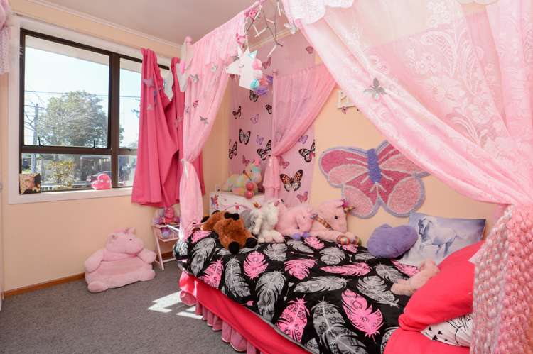 5 Richan Street Glenview_5