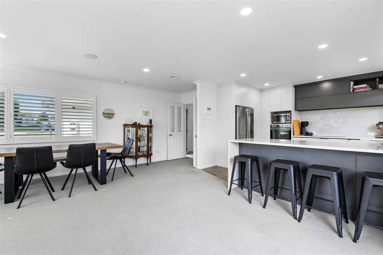 65 Basley Road Owhata_5