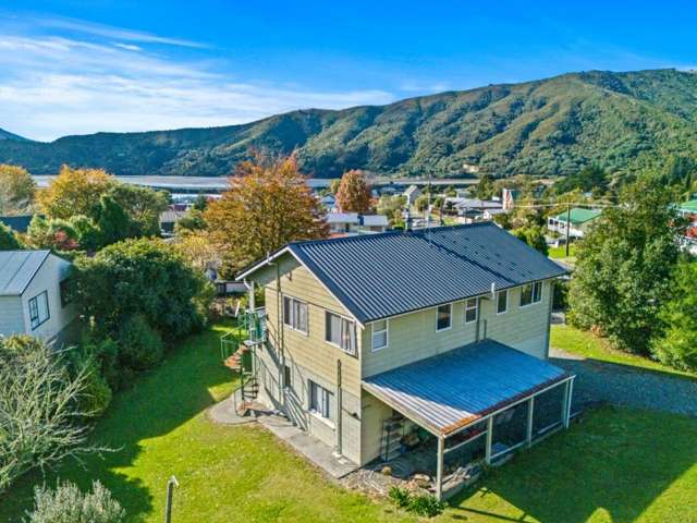 Bay Views and Big Garaging!