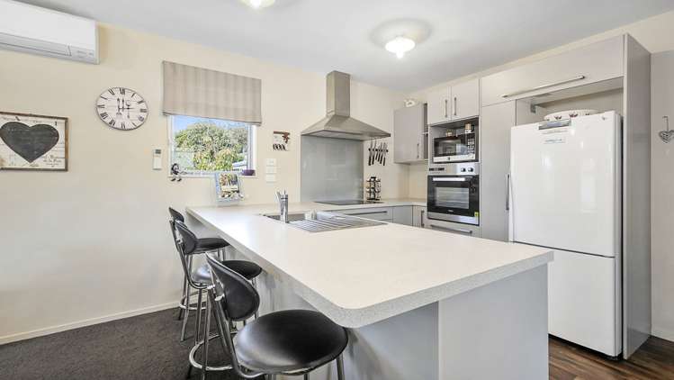 17a Kaplan Avenue Islington_13