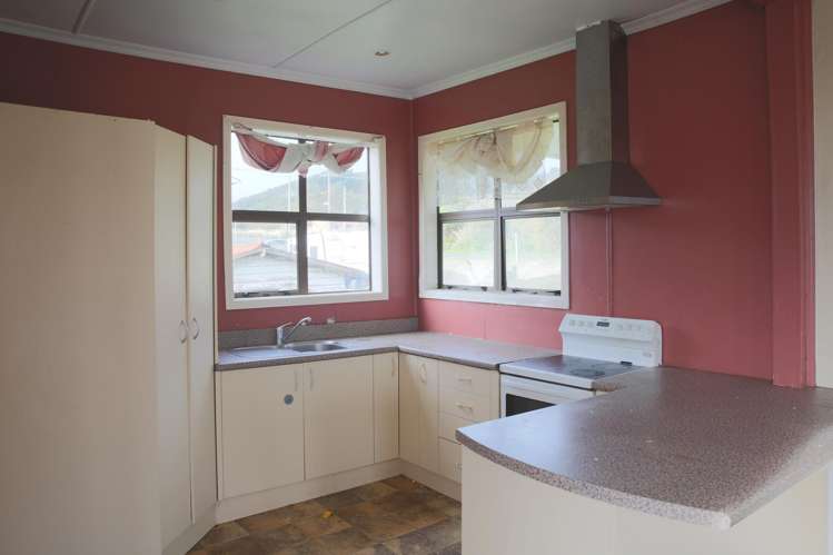 11 Theodore Street Bluff_11