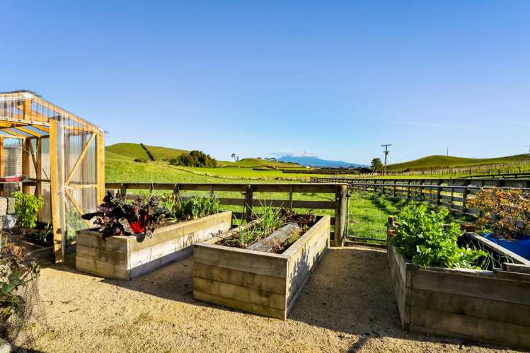 14 Hu Road Rawhitiroa_22