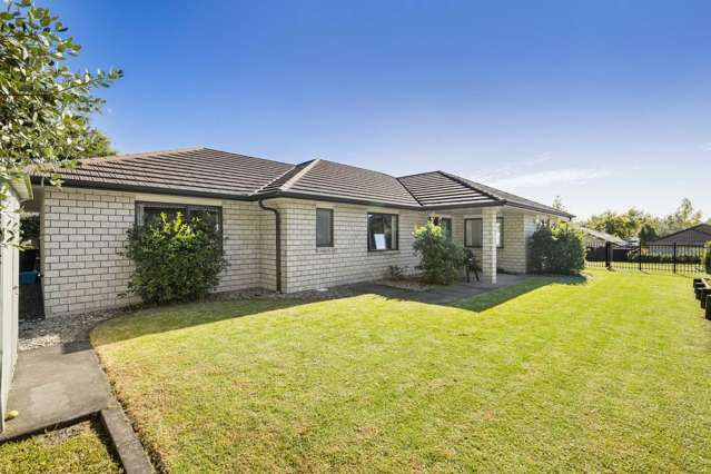 LIVE THE LAKES LIFESTYLE