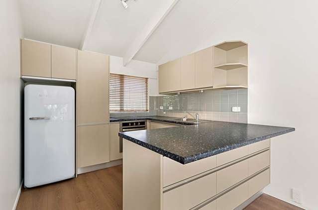 2/33 Royal Terrace Sandringham_4