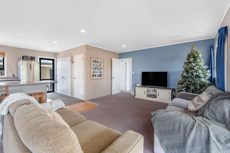 2768 Lake Ferry Road Martinborough_10