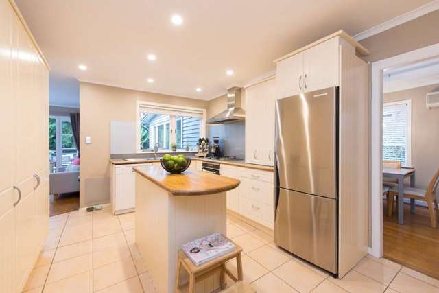 94 Woodlands Park Road Titirangi_4