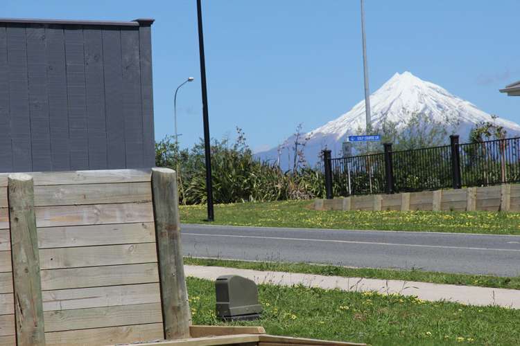 4 Cooke Farm Grove Waiwhakaiho_17