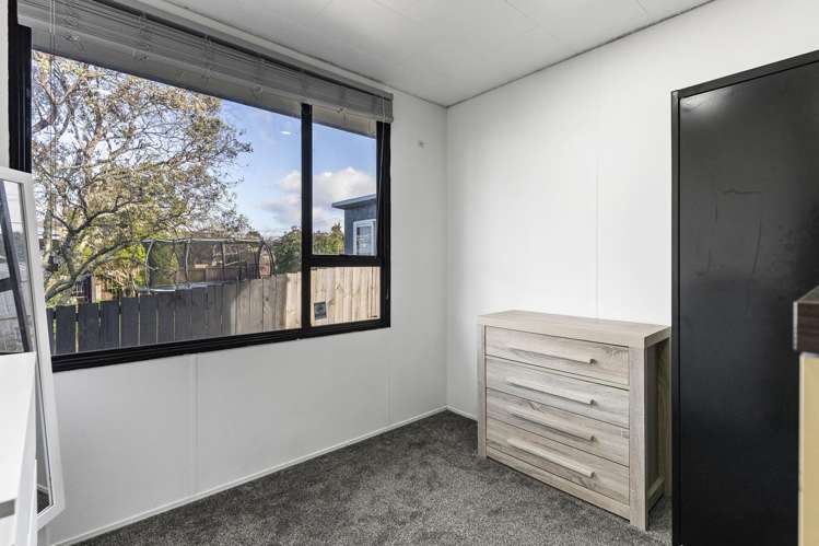 211 Glengarry Road Glen Eden_10