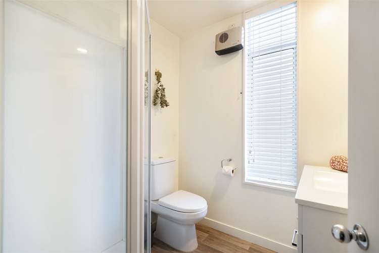 10a Mackinnon Terrace Fernhill/Sunshine Bay_5