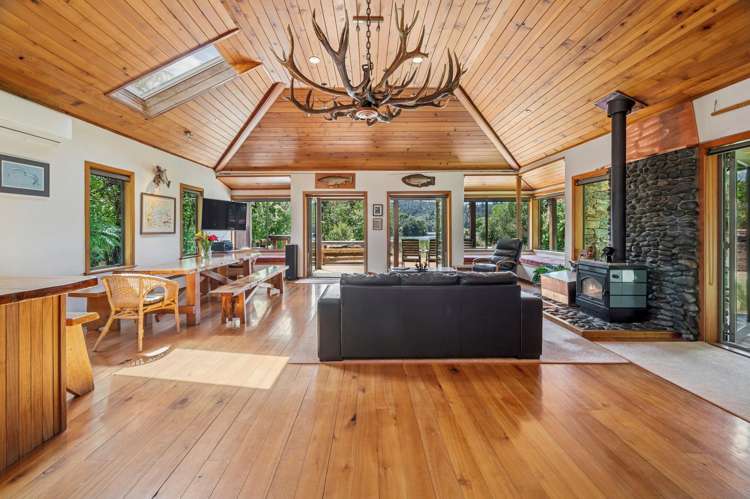 483 Spencer Road Lake Tarawera_11