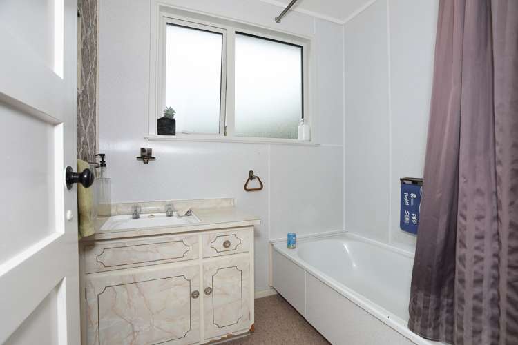 4 Johnson Street Bulls_10